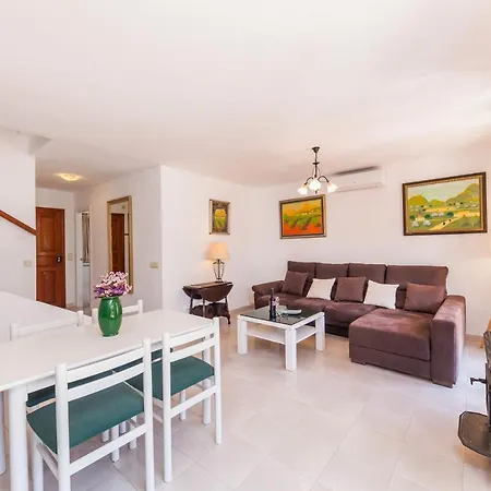 Casa Ginebro Holiday home *